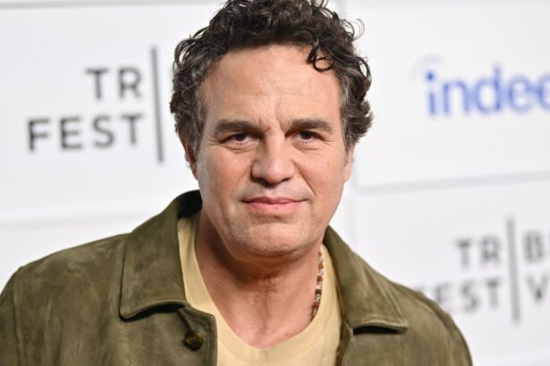 Η Paramount καταδικάζει την επίθεση του Μαρκ Ρούφαλο στο Instagram για τη συγχώνευση ως «αντισημιτική»