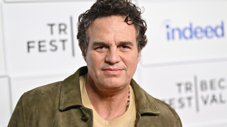 Η Paramount καταδικάζει την επίθεση του Μαρκ Ρούφαλο στο Instagram για τη συγχώνευση ως «αντισημιτική»
