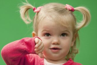 Η Μία Ταλερίκο από τη σειρά «Good Luck Charlie» ξεκινά την τελευταία χρονιά του λυκείου: Φωτογραφία