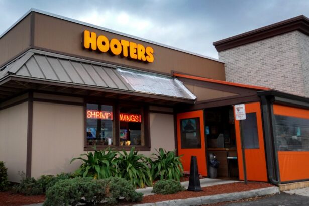 Hooters Restaurant Movie in the Works — Film News in Brief
