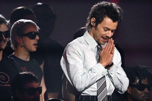 Harry Styles Shouts-Out Ex Taylor Swift’s Wedding During Madison Square Garden Show