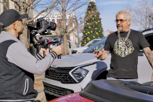 Guy Fieri: Ο παρουσιαστής της εκπομπής «Diners, Drive-Ins and Dives» θέλει να ενώσει την Αμερική