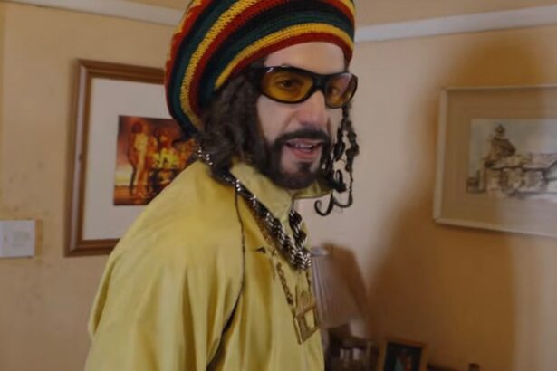 «Ali G: Who Iz I;» Τρέιλερ: Ο Σάσα Μπάρον Κόεν πρωταγωνιστεί σε ψευδο-ντοκιμαντέρ