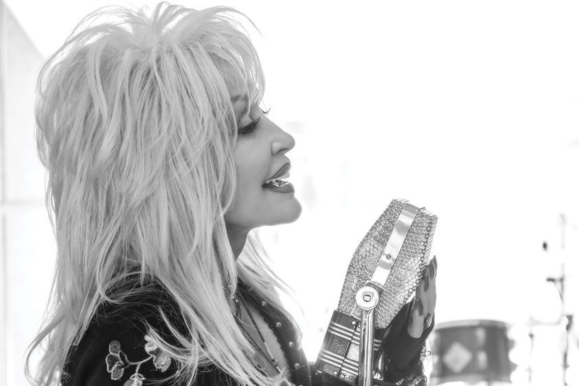 Η Dolly Parton σημειώνει ραγδαία άνοδο στις αναπαραγωγές στο Spotify με αύξηση 2.320% στις ΗΠΑ