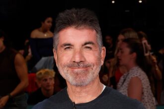 Ο Simon Cowell θα υποβληθεί σε χειρουργική επέμβαση στη μέση και θα απουσιάσει από το «America’s Got Talent»