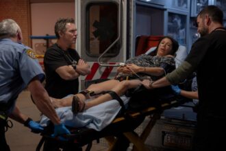 Η σκηνογράφος της σειράς «The Pitt» εξηγεί πώς επέκτεινε το τμήμα επειγόντων περιστατικών για τη 2η σεζόν