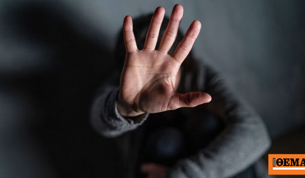 Του έδινε κλωτσιές στο νεφρό, ήταν κάτω και δεν μπορούσε να μιλήσει, λένε αυτόπτες μάρτυρες για τον ξυλοδαρμό του 14χρονου στα Βριλήσσια