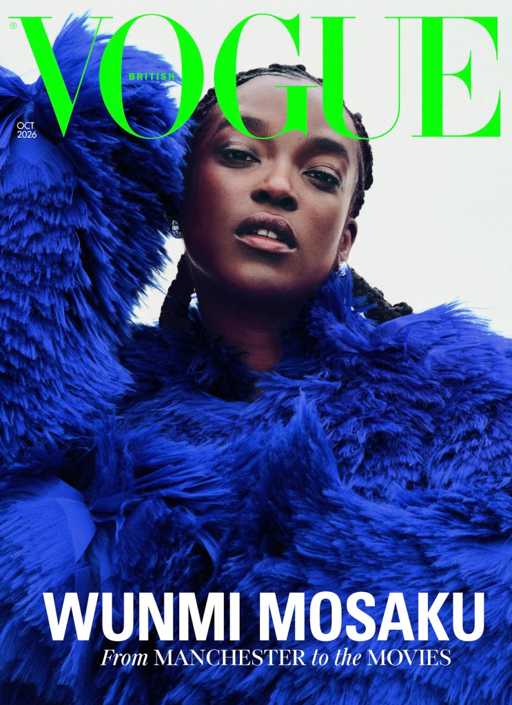 Η Wunmi Mosaku δεσμεύει το Electric Blue Bottega Veneta για τη βρετανική Vogue