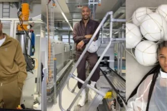 Εισέρχεται στο ποδόσφαιρο με τους Kylian Mbappé και Thierry Henry