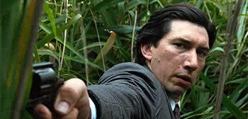 Ο Adam Driver και ο Miles Teller είναι αδέρφια στο επίσημο τρέιλερ του “Paper Tiger”.