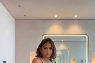 Το φόρεμα Ulla Johnson της Chrissy Teigen είναι διαφανές σε όλα τα σωστά μέρη