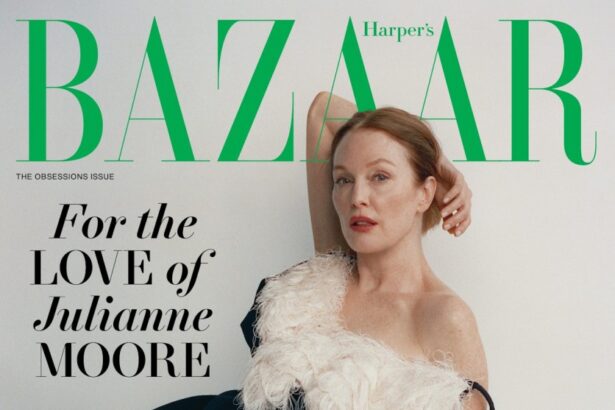 Η Julianne Moore επιστρέφει στο εξώφυλλο του Harper’s Bazaar εννέα χρόνια μετά την τελευταία της εμφάνιση