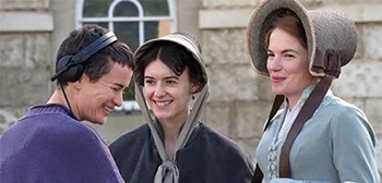 Μια εσωτερική ματιά στο Making ‘Sense & Sensibility’ με την Daisy Edgar-Jones