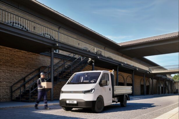 Νέο Ford Transit City: Η ηλεκτρική βάση για κάθε επαγγελματική χρήση
