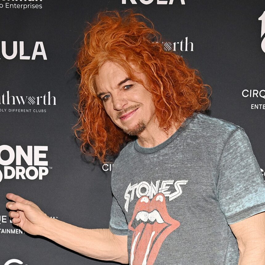 Ο Carrot Top αναρρώνει, οι παραστάσεις του ακυρώθηκαν μετά την εισαγωγή του στο νοσοκομείο στο Λας Βέγκας