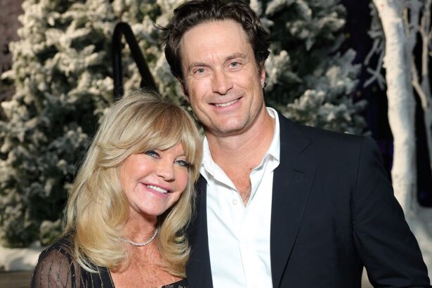 Oliver Hudson Shares Insecurities From Being Raised By Mom Goldie Hawn