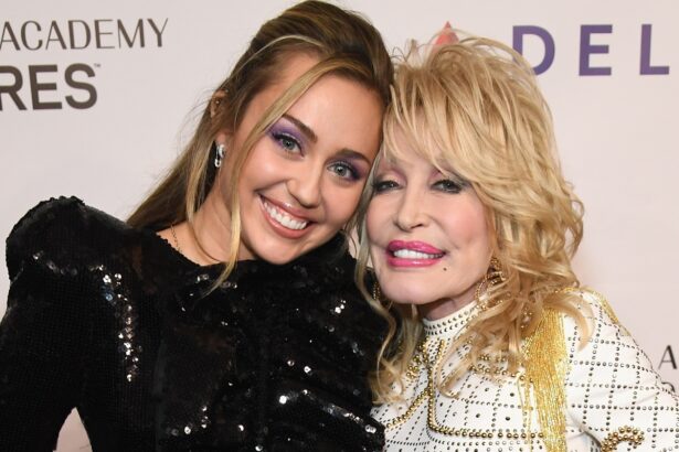 Η Miley Cyrus δηλώνει ότι εκείνη και η Dolly Parton ήταν «ιδανικές η μία για την άλλη»