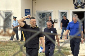 Ο Κασιδιάρης, το νομικό οπλοστάσιο και οι δεξαμενές ψηφοφόρων