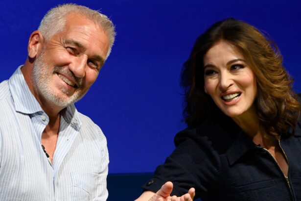 Η Νιγκέλα Λόουσον του «British Bake Off» σχολιάζει τις φήμες για διαμάχη με τον Πολ Χόλιγουντ