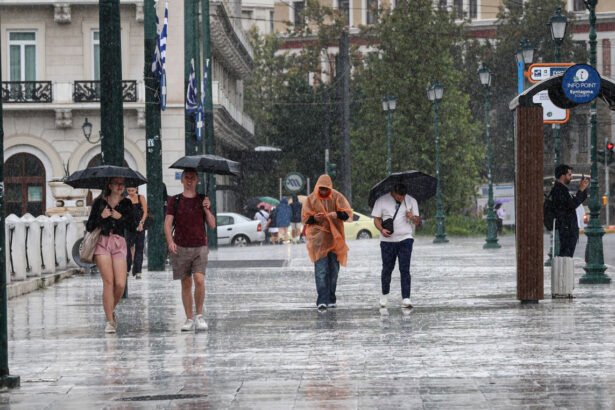 Καιρός: Νέα ψυχρή εισβολή το Σαββατοκύριακο – Πότε «χτυπά» την Αττική, πού έρχονται καταιγίδες και πόσο πέφτει η θερμοκρασία