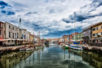 Cesenatico: Η ιταλική παραθαλάσσια κωμόπολη που συνδέεται με τον Λεονάρντο Ντα Βίντσι