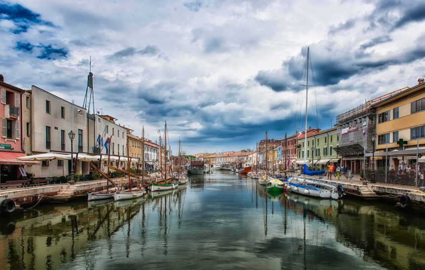 Cesenatico: Η ιταλική παραθαλάσσια κωμόπολη που συνδέεται με τον Λεονάρντο Ντα Βίντσι