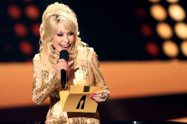 Dolly Parton Gets New Hollywood Walk of Fame Star