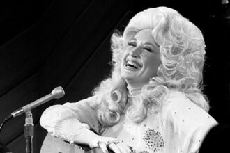 Dolly Parton Honored at the Emmy Awards With Reba McEntire Performance