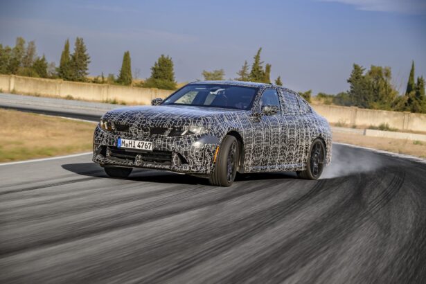 Νέα BMW Σειρά 3: Η Neue Klasse δεν γυρίζει την πλάτη στους κινητήρες εσωτερικής καύσης