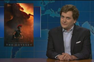 SNL: Tucker Carlson Returns to Weekend Update to Review Summer Movies