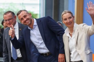 Στο μικροσκόπιο οι νέοι βουλευτές της AfD: Πρώην αξιωματικός της Στάζι, πρώην πορνοστάρ και δεσμοί με νεοναζί