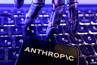 Πώς φτάσαμε στο SOS από την Anthropic: Η προειδοποίηση για ανεξέλεγκτα σμήνη πρακτόρων