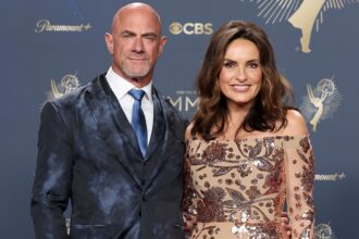 Mariska Hargitay Confirms Christopher Meloni’s SVU Return With Set Photo