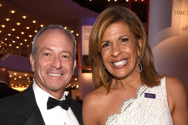 Hoda Kotb Reunites With Ex Joel Schiffman for Daughters’ School Photo