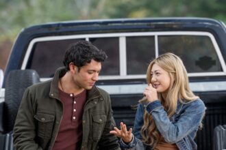 Crew Girl Stars Break Down Gossip Girl, Friday Night Lights Comparison