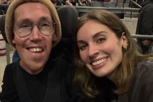 Squirmy, Grubs Pregnancy: Shane Burcaw, Hannah Burcaw Protect Baby Online
