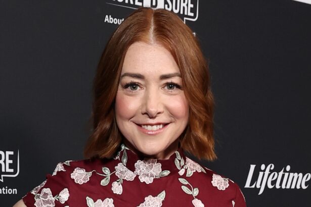 Alyson Hannigan, Daughter Keeva Twin in Rare Family Photo