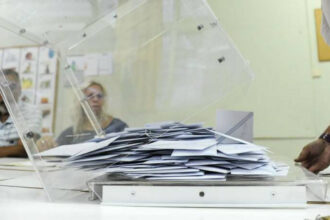 Δημοσκόπηση: Ανεβαίνει στο 31% η ΝΔ με διαφορά 15,1 μονάδων από την ΕΛ.Α.Σ του Αλέξη Τσίπρα – Πέφτουν τα μικρά κόμματα