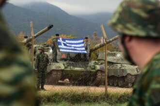 Πήρατε sms για επιστράτευση; Χιλιάδες πολίτες αναστατώθηκαν σε όλη την Ελλάδα – Τι σημαίνει το μήνυμα