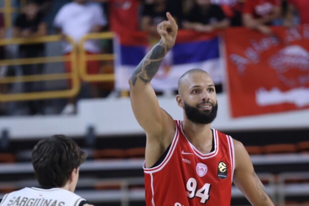 Ολυμπιακός – Φενέρμπαχτσε 82-77: Ανατροπή με Φουρνιέ και Ντόρσεϊ