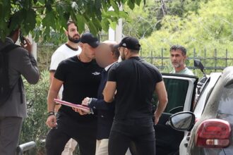 Μαζωνάκης: Ξεκίνησε απεργία πείνας ο γιατρός – Το παραπεμπτικό «άλλοθι» στην απολογία του