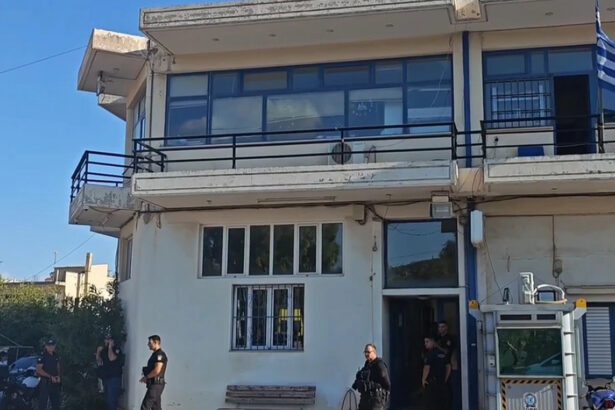 Μάνδρα: Διασωληνωμένος στη ΜΕΘ ο 31χρονος που πυροβολήθηκε μέσα στο Αστυνομικό Τμήμα – Πώς έγινε το περιστατικό