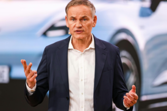 Volkswagen: Το σχέδιο Blume φέρνει 50.000 περικοπές και απειλεί τέσσερα γερμανικά εργοστάσια