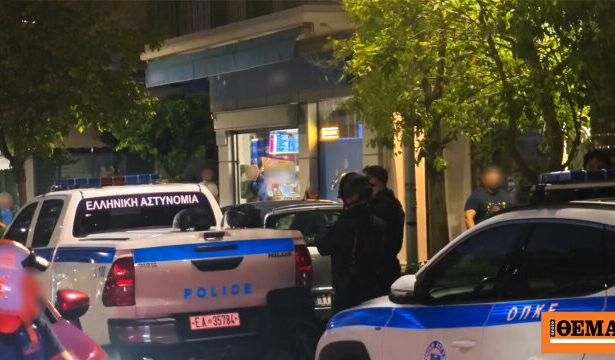 Συναγερμός για ομηρεία στη Νίκαια: Άνδρας κρατά τη γυναίκα του μέσα στο σπίτι του και δηλώνει οπλισμένος