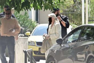 Θάνατος Μαζωνάκη: Κατέρρευσε μετά την απολογία της η γιατρός