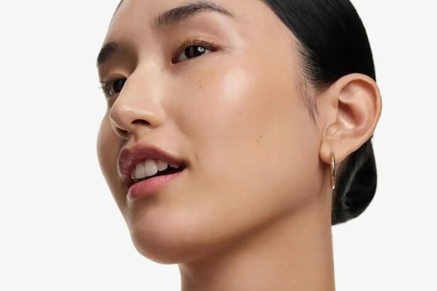 9 Editor-Approved Fresh-Smelling Perfumes for Sensitive Noses