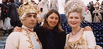 Κριτική: Το «Making Marie Antoinette» Doc είναι μια οικεία κάψουλα χρόνου