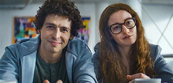 Η Julia Garner και ο Anthony Boyle πρωταγωνιστούν στη σειρά “The Altruists” About FTX