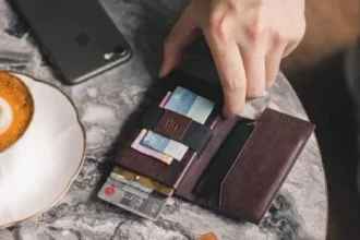 Τα 10 καλύτερα pop-up πορτοφόλια για άνδρες: πρακτικά και κομψά το 2026