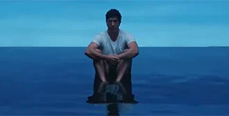 Πλήρες τρέιλερ για το Slacker Comedy “Junk” με τους Schwimmer, Ryder, Malone